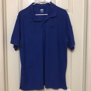 Men’s Nike golf shirt.